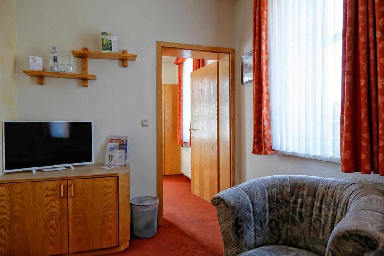 Konsum Gaestehaus Quisisana - Oberhof 奥伯霍夫 外观 照片