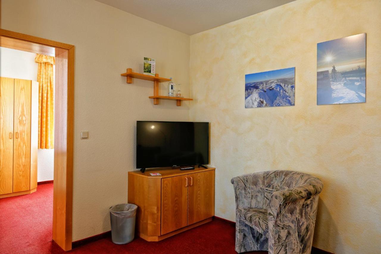 Konsum Gaestehaus Quisisana - Oberhof 奥伯霍夫 外观 照片